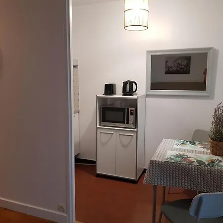 Studio Metro Porte De Clignancourt Nord De Montmartre 18eme