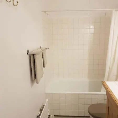 Studio Metro Porte De Clignancourt Nord De Montmartre 18eme París