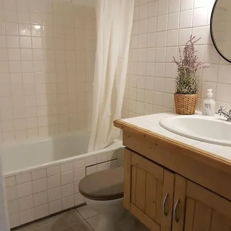 Studio Metro Porte De Clignancourt Nord De Montmartre 18eme Apartamento París